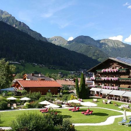 Familien- & Vitalhotel Auenhof Fulpmes Exterior photo