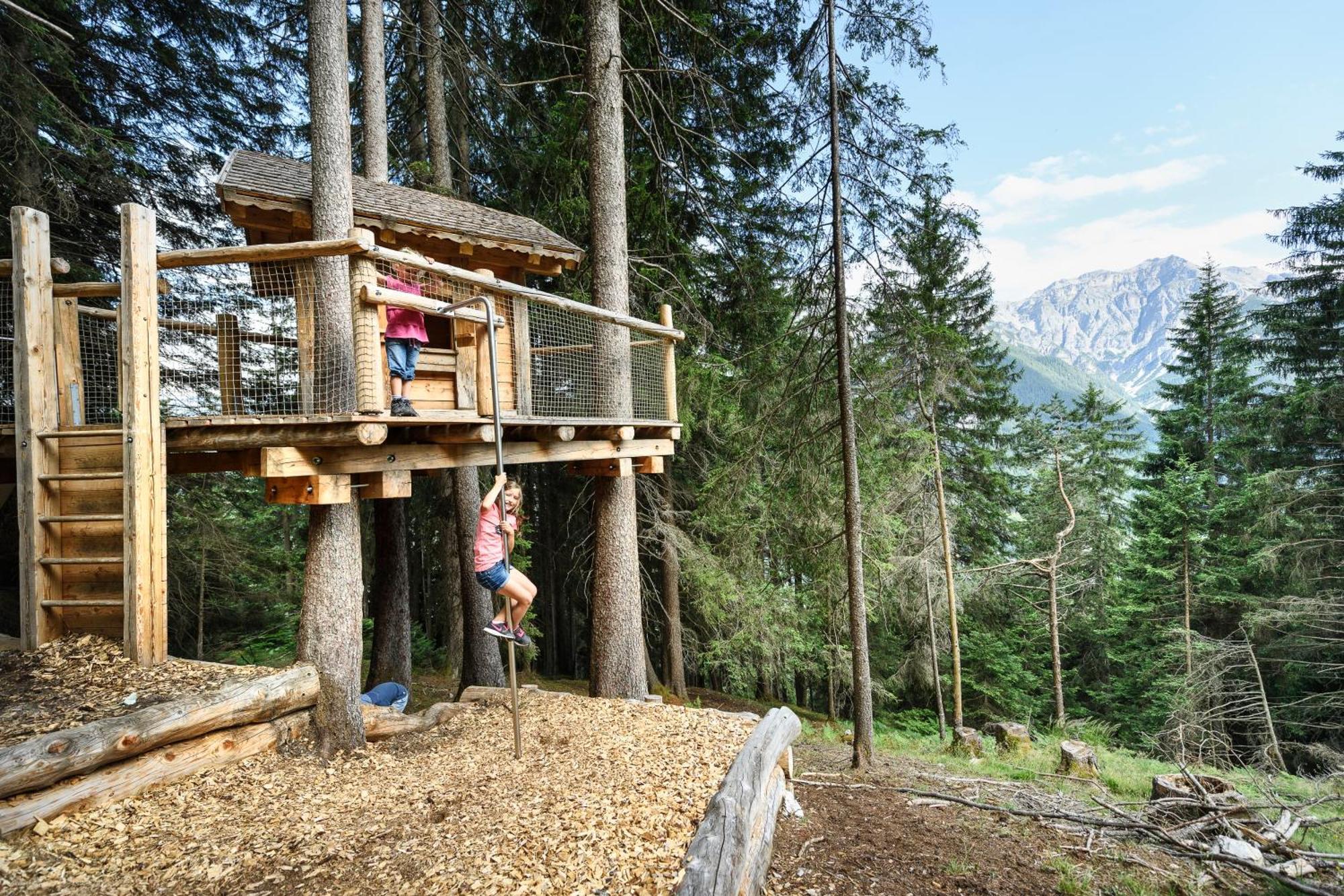 Familien- & Vitalhotel Auenhof Fulpmes Exterior photo
