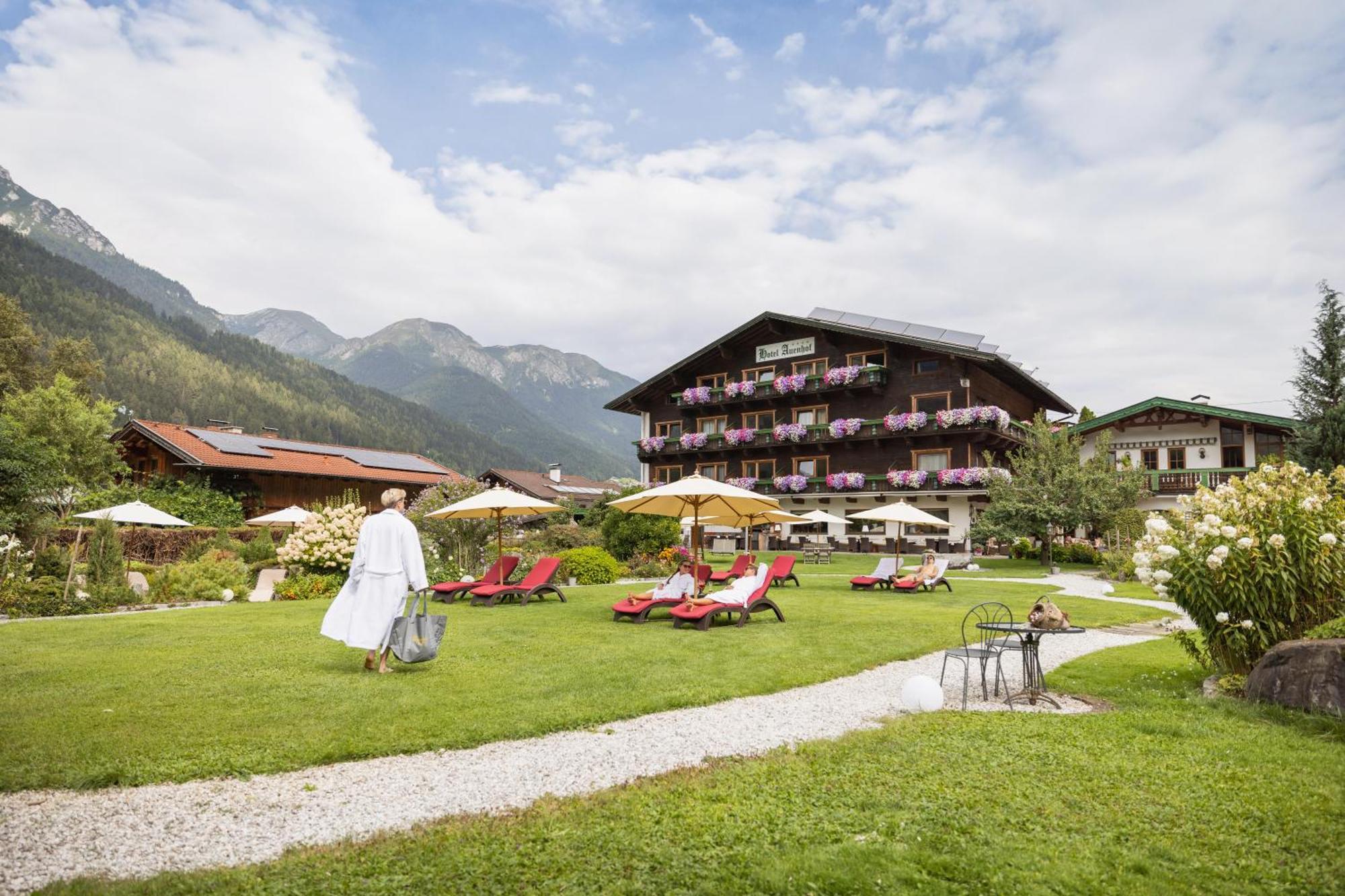 Familien- & Vitalhotel Auenhof Fulpmes Exterior photo