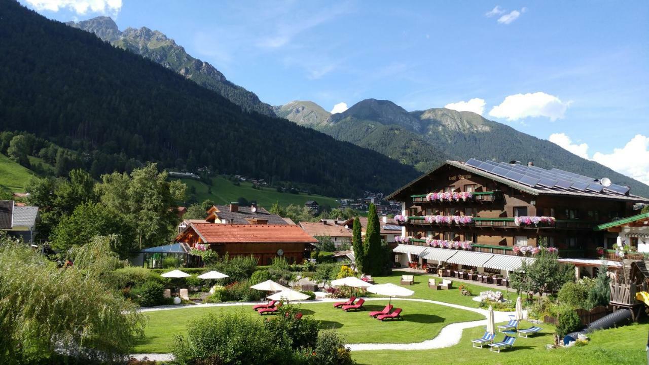 Familien- & Vitalhotel Auenhof Fulpmes Exterior photo